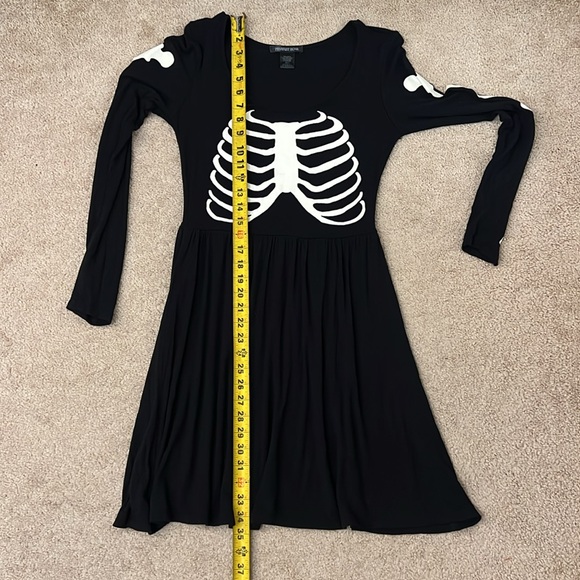 Midnight Hour Skeleton Halloween Dress Size Medium - Picture 8 of 8